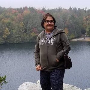 Meet your Posher, Elizabeth